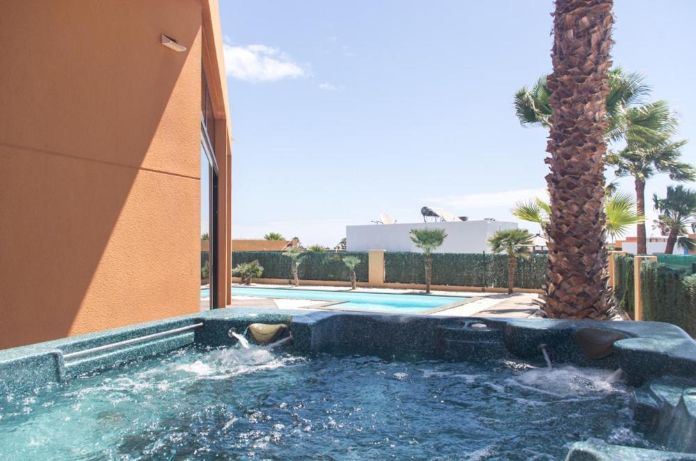 Villa La Marosca - Jacuzzi, Private Pool, 3 Bedrooms Caleta De Fuste Exterior photo